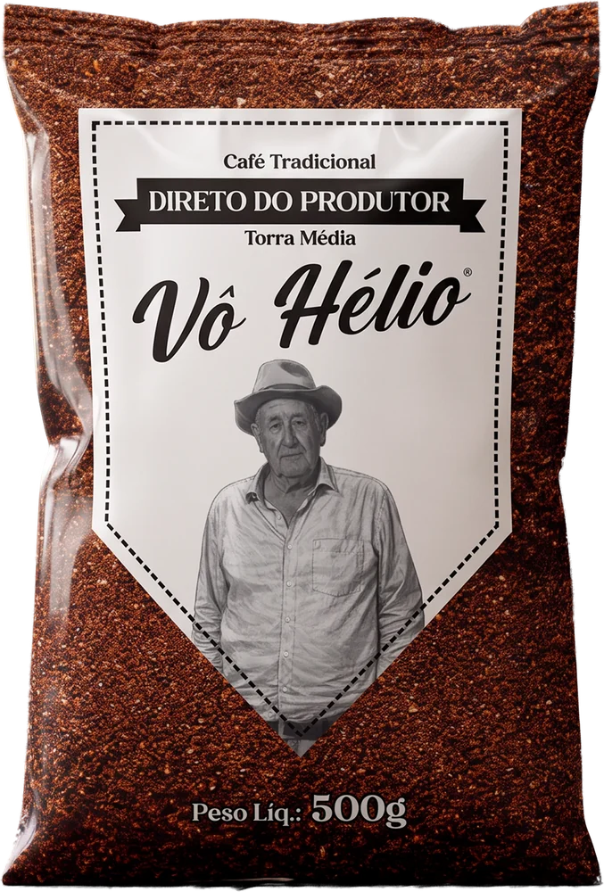 Pacote transparente de Café Vô Hélio 500 g, com a foto do produtor no rótulo